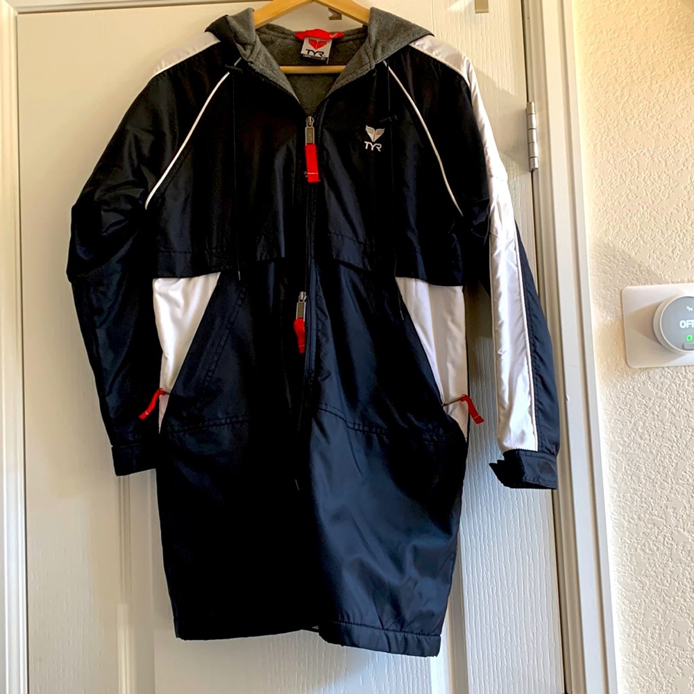 Kids TYR swim Parka! Like new condition, barely worn. Size Medium.
